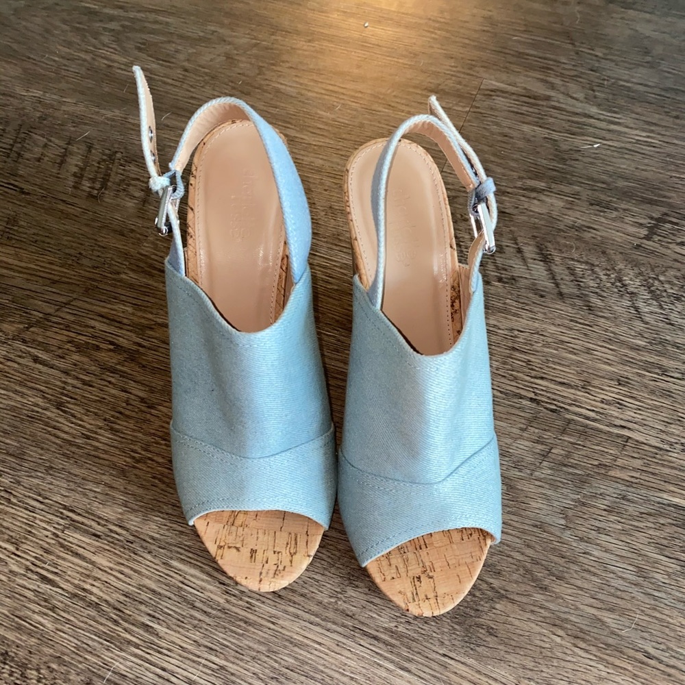 Open toed mule heals